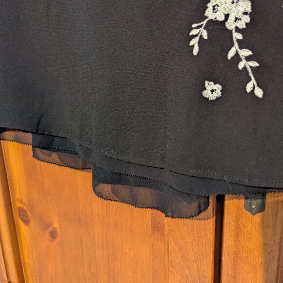 WHBM Black and Silver Peplum Top, size 4 - Picture 5 of 9